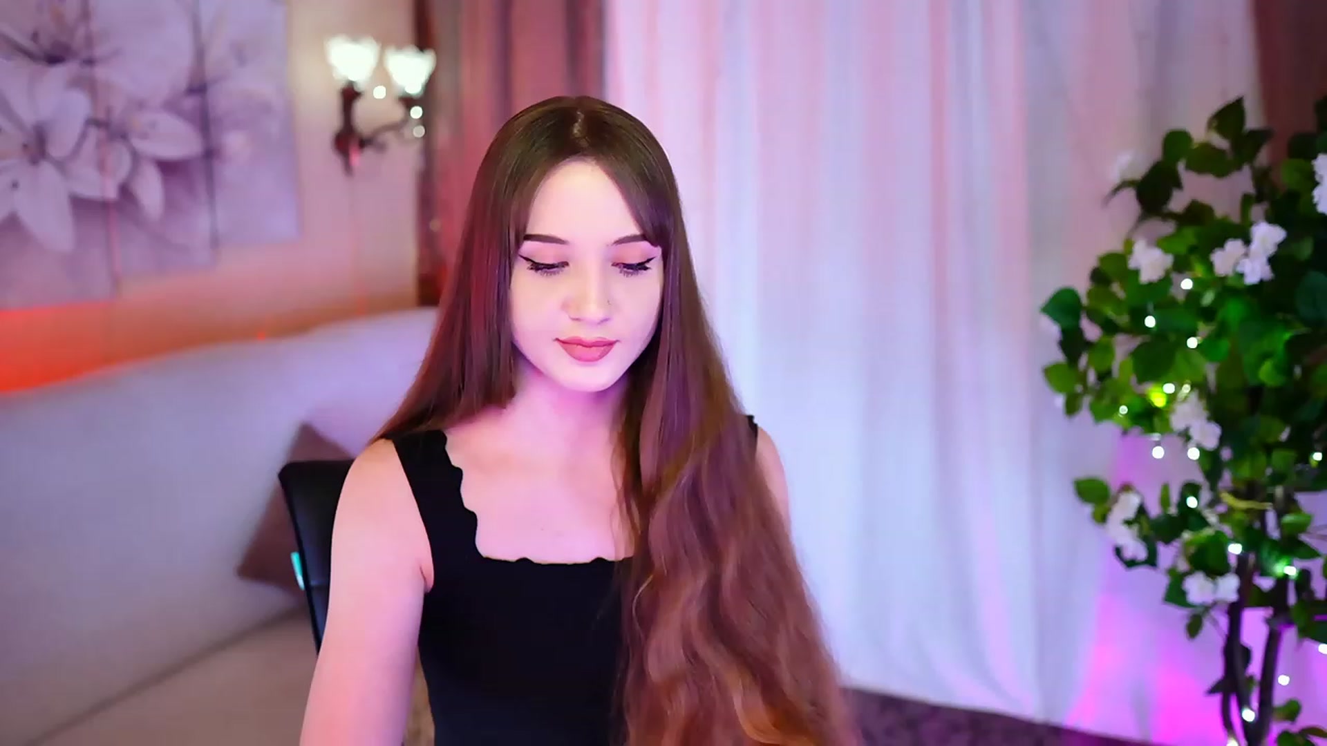 Gallery image thumbnail from Innocent_Soul's myfreecams stream on, 10/18/2023, 17:48 image 6 of 20