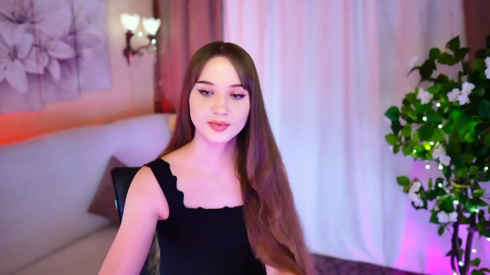 Gallery image thumbnail from Innocent_Soul's myfreecams stream on, 10/18/2023, 17:48 image 11 of 20