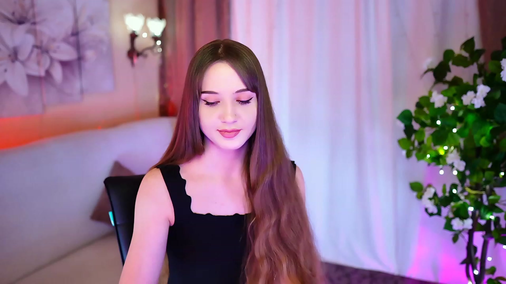 Gallery image thumbnail from Innocent_Soul's myfreecams stream on, 10/18/2023, 17:48 image 4 of 20