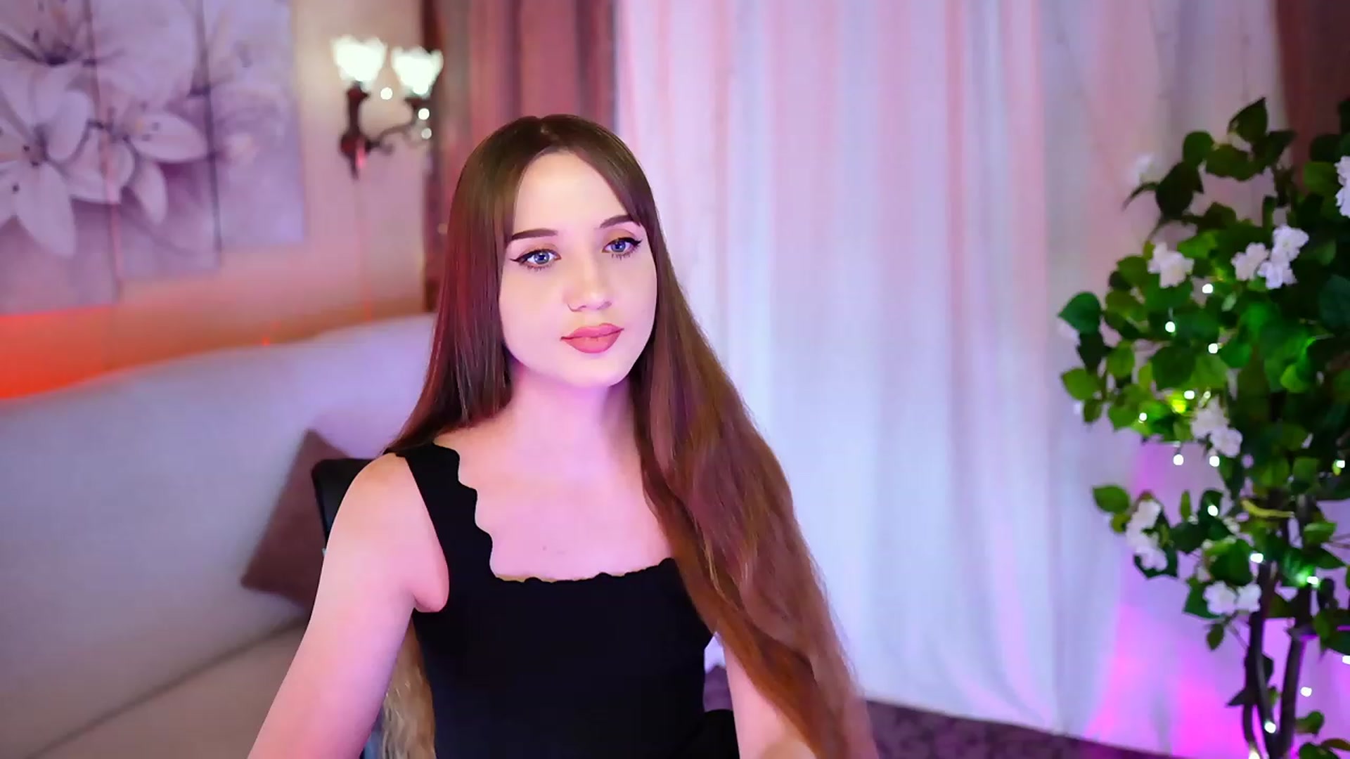 Gallery image thumbnail from Innocent_Soul's myfreecams stream on, 10/18/2023, 17:48 image 17 of 20