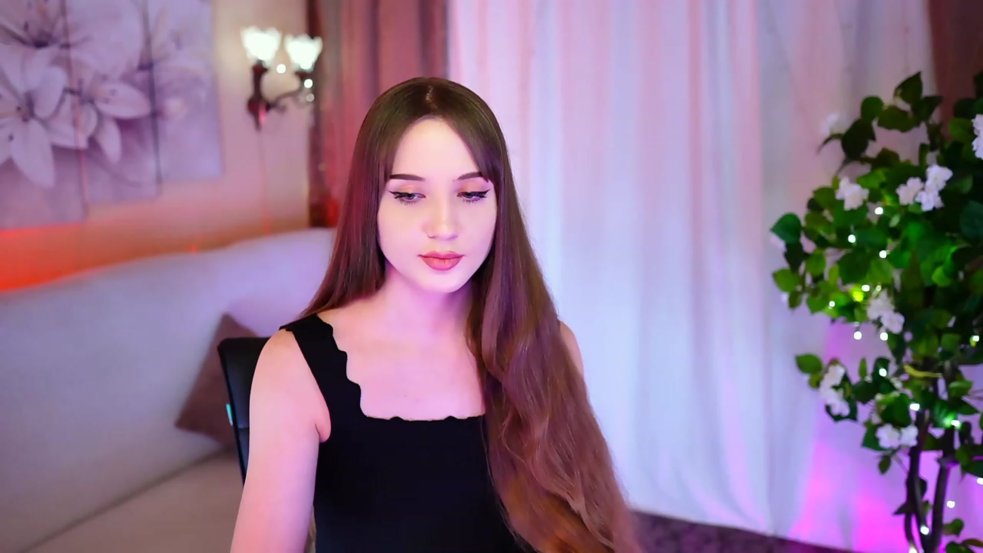 Gallery image thumbnail from Innocent_Soul's myfreecams stream on, 10/18/2023, 17:48 image 12 of 20