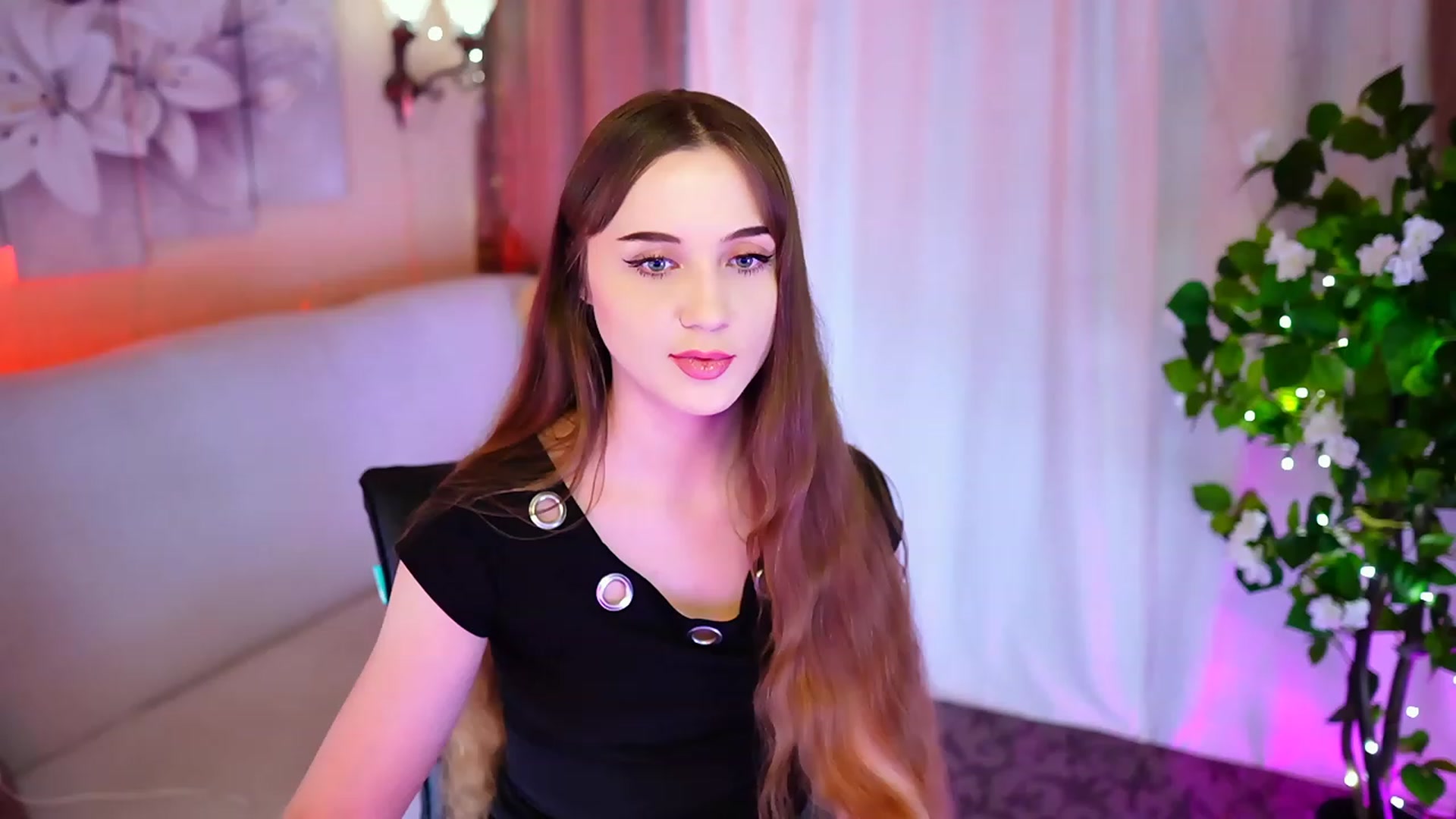Gallery image thumbnail from Innocent_Soul's myfreecams stream on, 10/24/2023, 16:36 image 13 of 20