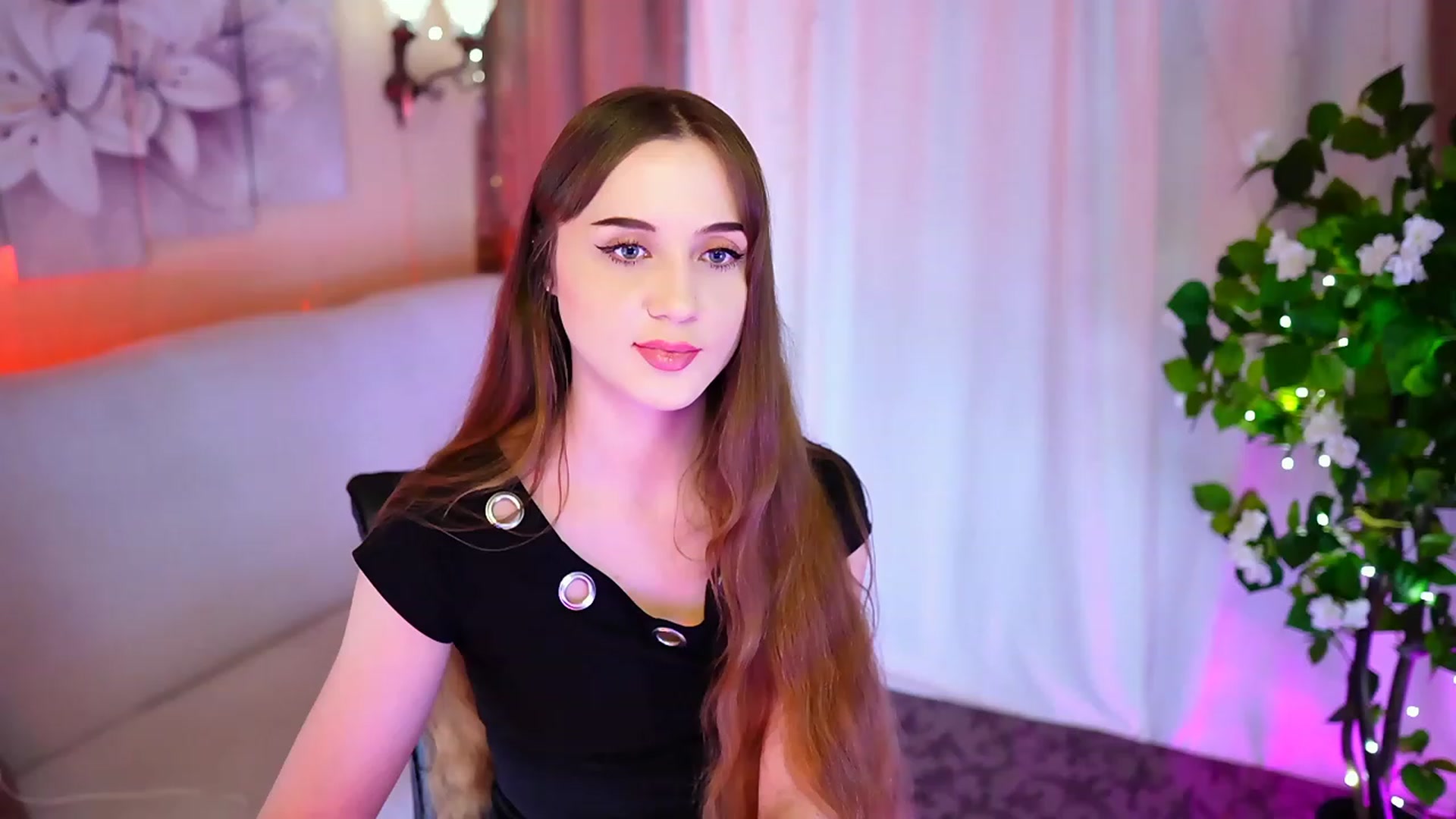 Gallery image thumbnail from Innocent_Soul's myfreecams stream on, 10/24/2023, 16:36 image 18 of 20
