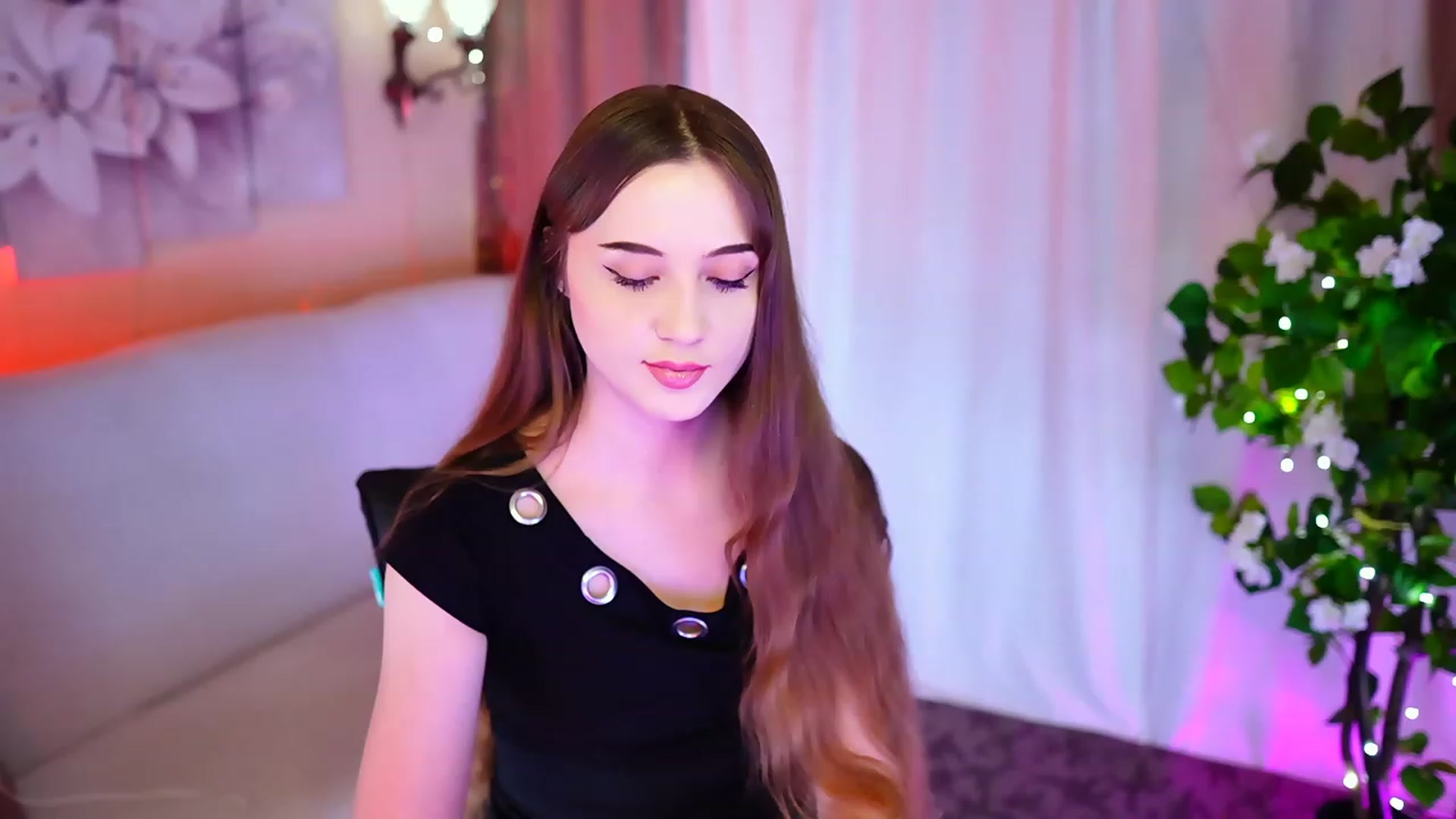 Gallery image thumbnail from Innocent_Soul's myfreecams stream on, 10/24/2023, 16:36 image 4 of 20