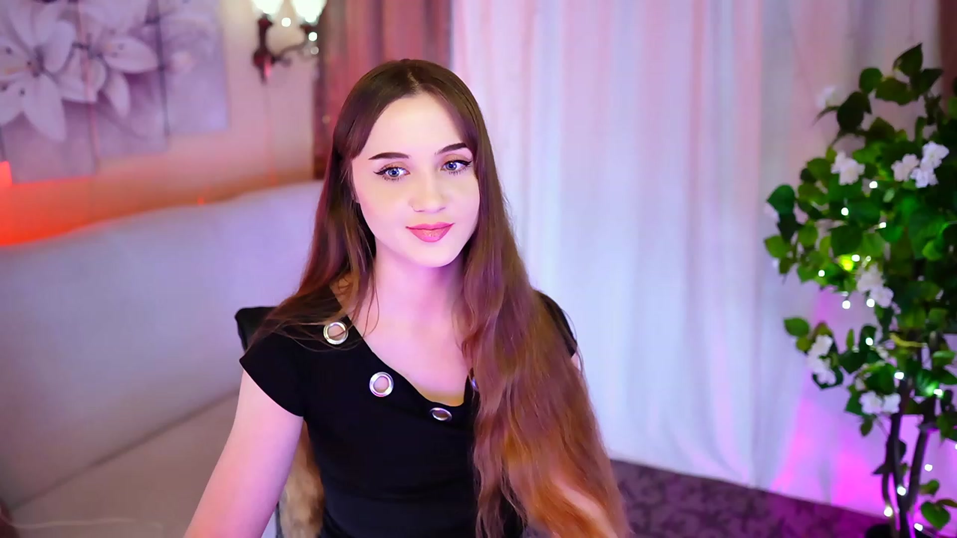 Gallery image thumbnail from Innocent_Soul's myfreecams stream on, 10/24/2023, 16:36 image 14 of 20