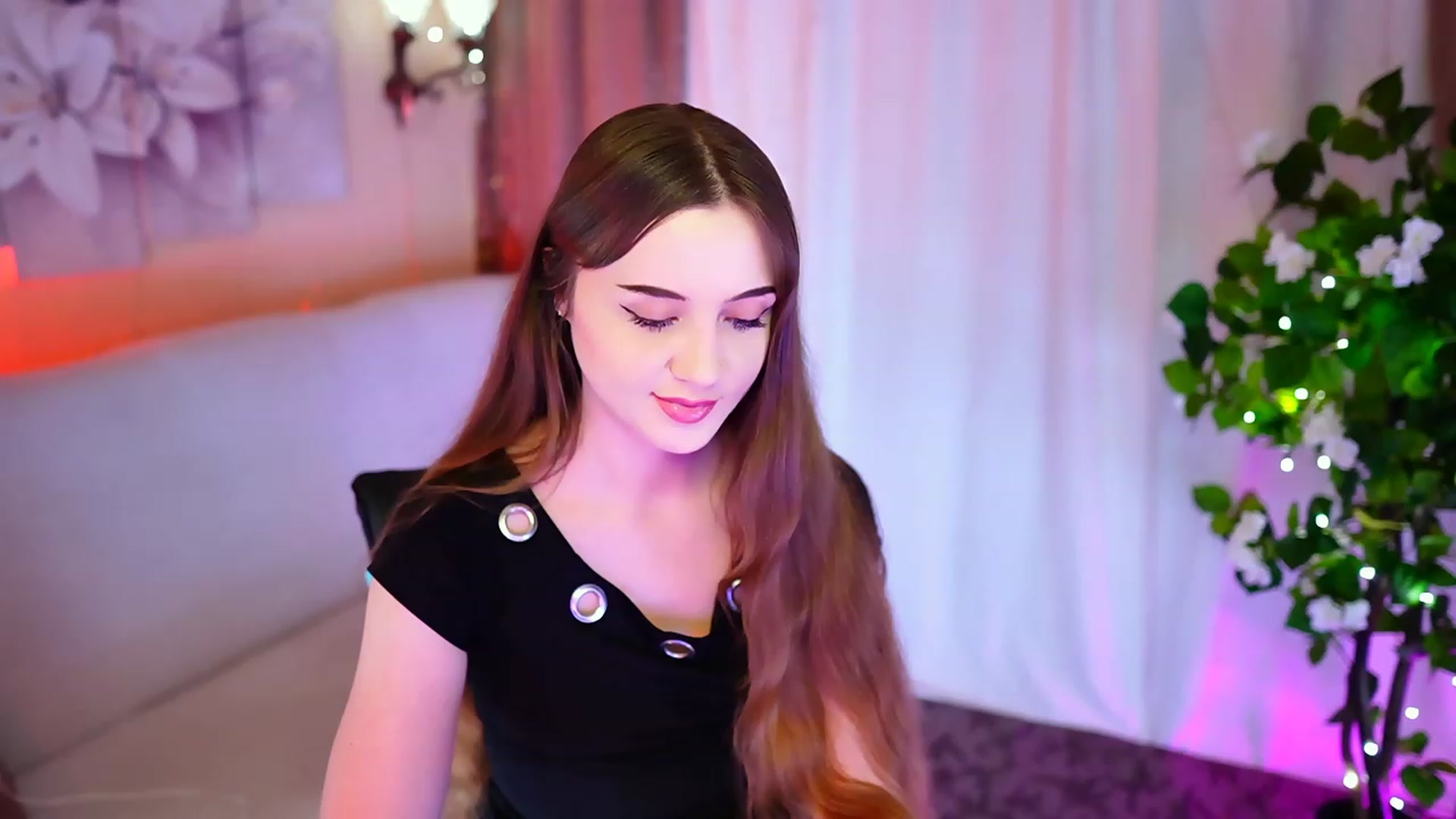 Gallery image thumbnail from Innocent_Soul's myfreecams stream on, 10/24/2023, 16:36 image 5 of 20