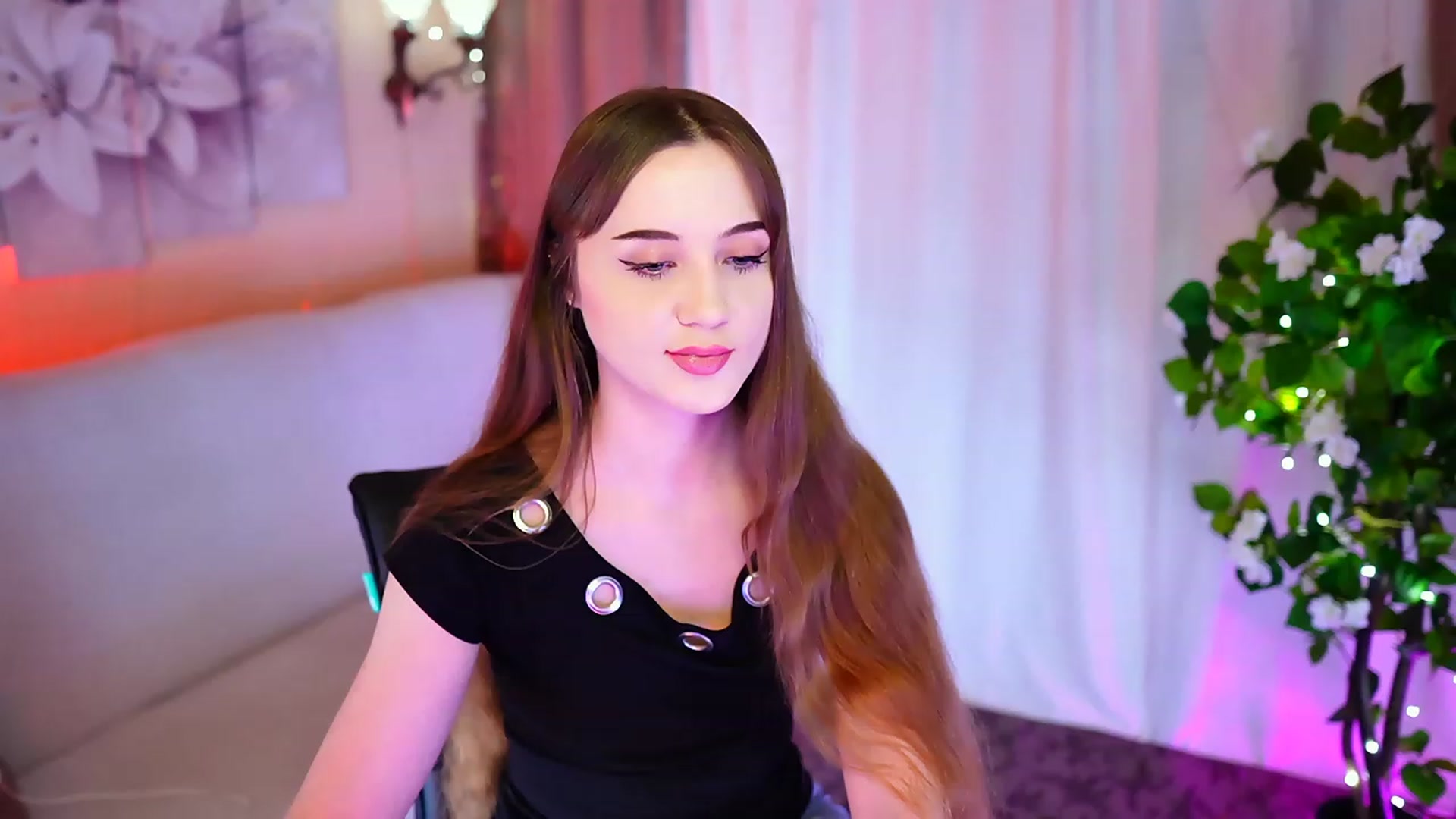Gallery image thumbnail from Innocent_Soul's myfreecams stream on, 10/24/2023, 16:36 image 20 of 20