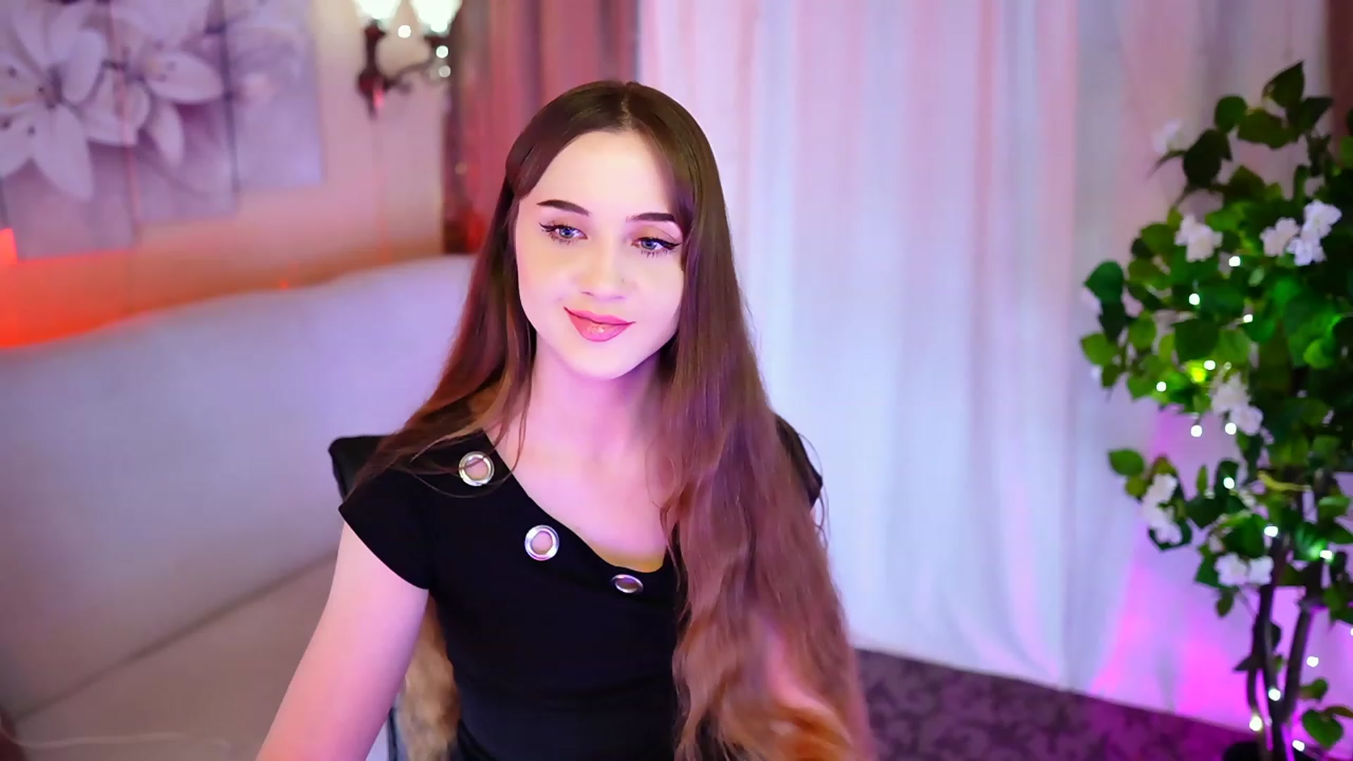 Gallery image thumbnail from Innocent_Soul's myfreecams stream on, 10/24/2023, 16:36 image 15 of 20