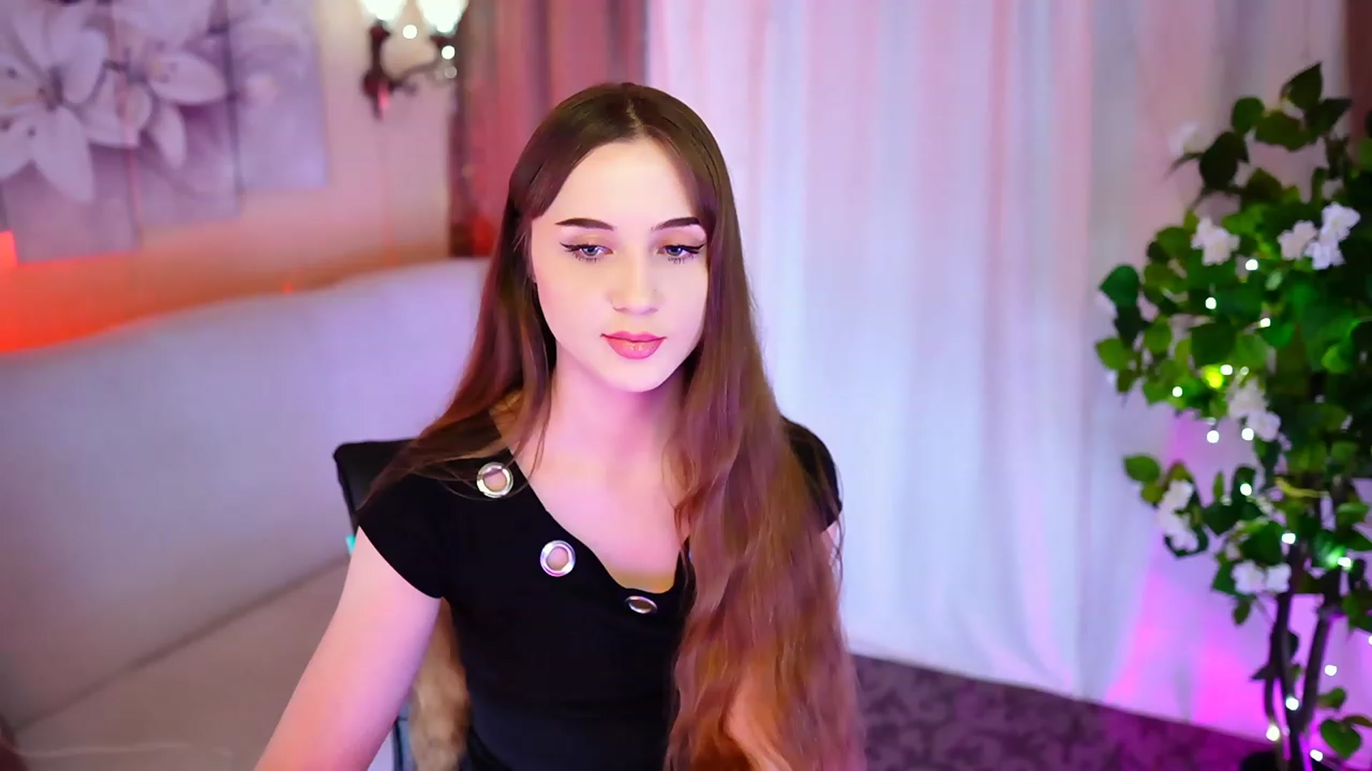 Gallery image thumbnail from Innocent_Soul's myfreecams stream on, 10/24/2023, 16:36 image 12 of 20
