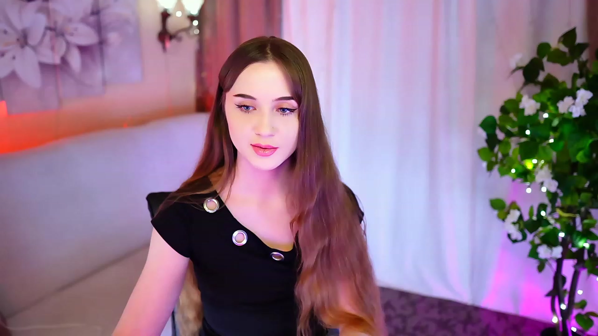 Gallery image thumbnail from Innocent_Soul's myfreecams stream on, 10/24/2023, 16:36 image 11 of 20