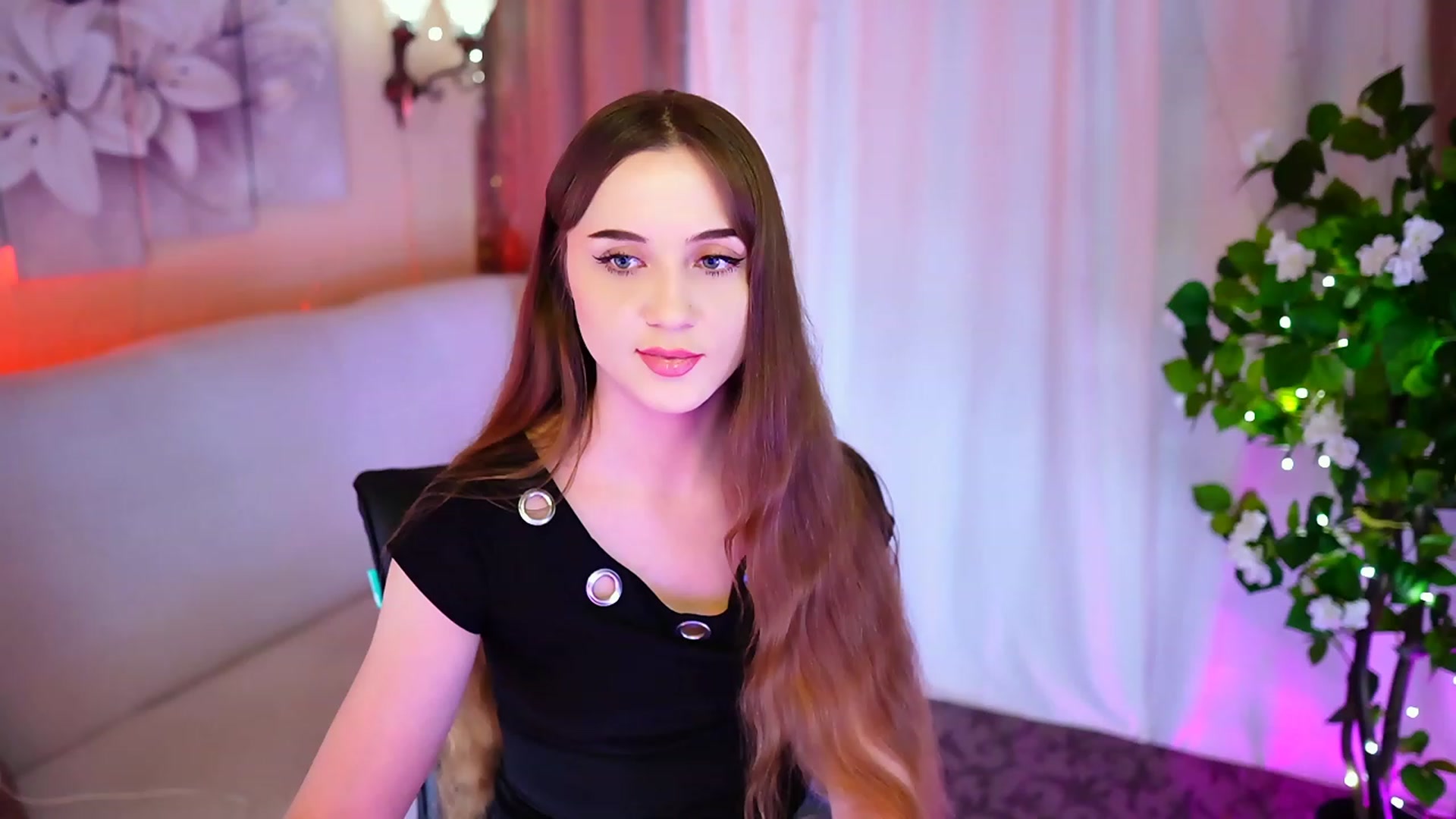 Gallery image thumbnail from Innocent_Soul's myfreecams stream on, 10/24/2023, 16:36 image 9 of 20