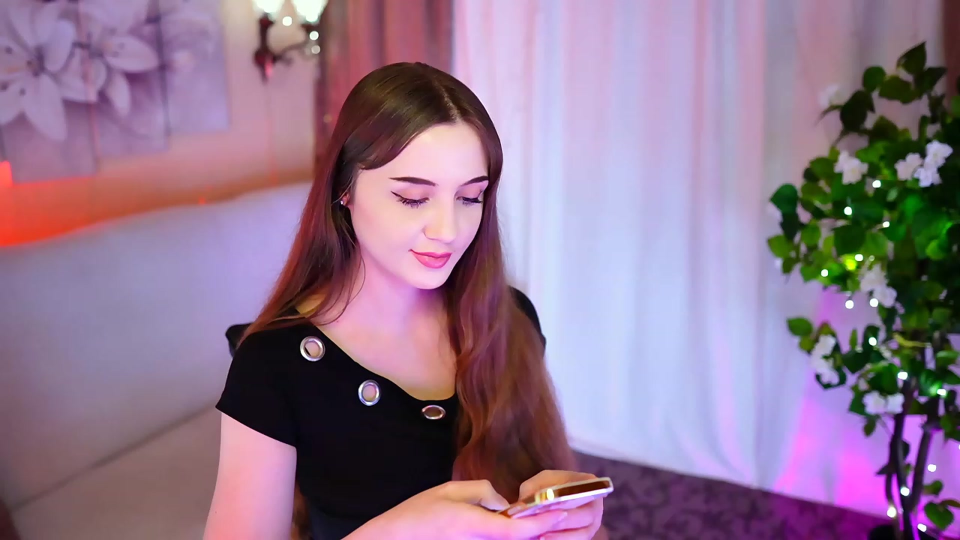 Gallery image thumbnail from Innocent_Soul's myfreecams stream on, 10/24/2023, 17:34 image 6 of 20