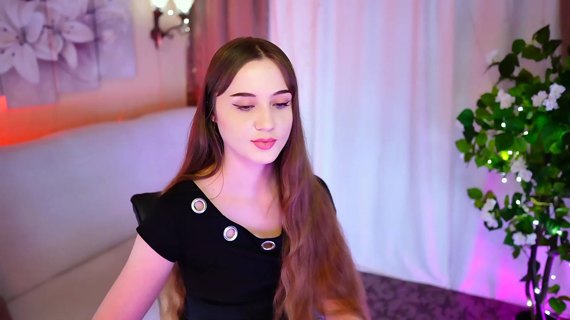 Gallery image thumbnail from Innocent_Soul's myfreecams stream on, 10/24/2023, 17:34 image 12 of 20