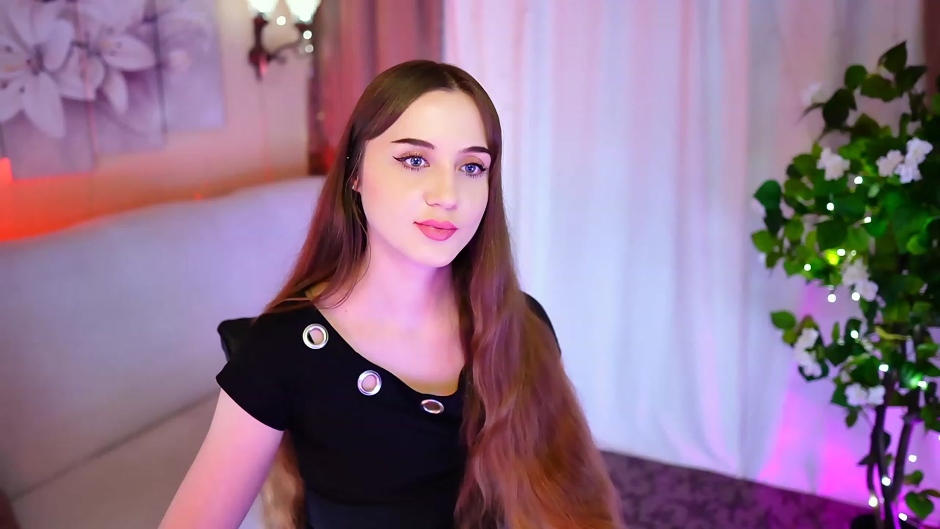 Gallery image thumbnail from Innocent_Soul's myfreecams stream on, 10/24/2023, 17:34 image 4 of 20