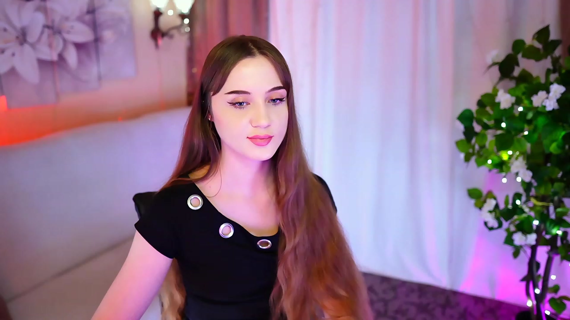 Gallery image thumbnail from Innocent_Soul's myfreecams stream on, 10/24/2023, 17:34 image 15 of 20