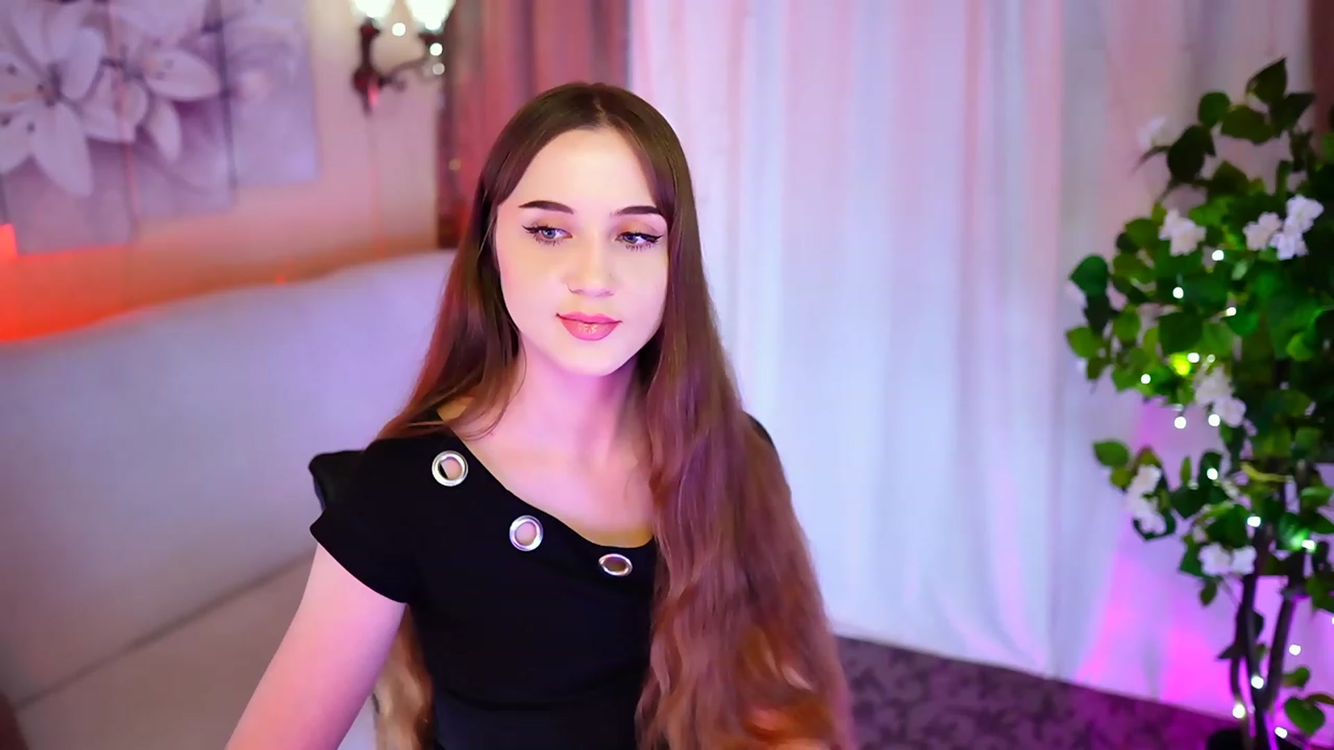 Gallery image thumbnail from Innocent_Soul's myfreecams stream on, 10/24/2023, 17:34 image 9 of 20