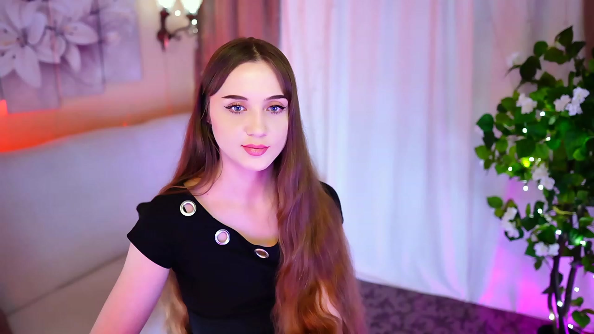 Gallery image thumbnail from Innocent_Soul's myfreecams stream on, 10/24/2023, 17:34 image 8 of 20