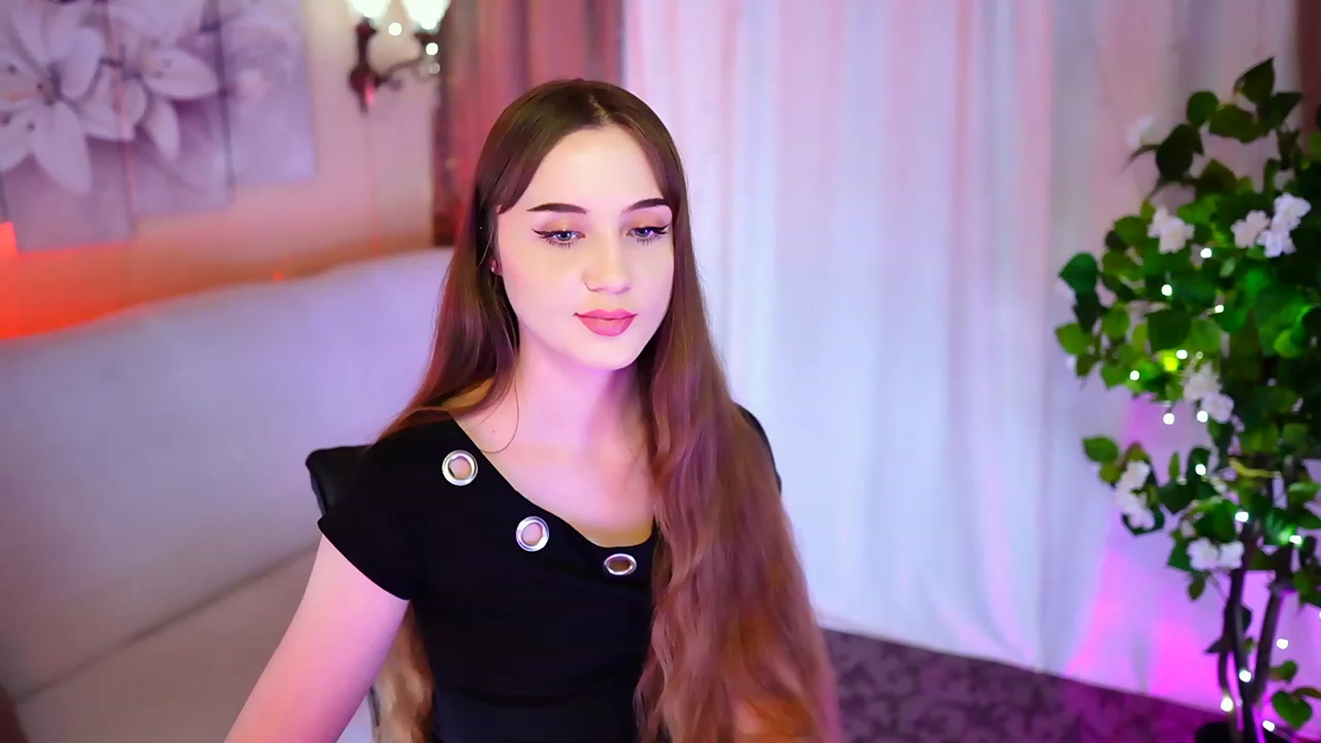 Gallery image thumbnail from Innocent_Soul's myfreecams stream on, 10/24/2023, 17:34 image 14 of 20