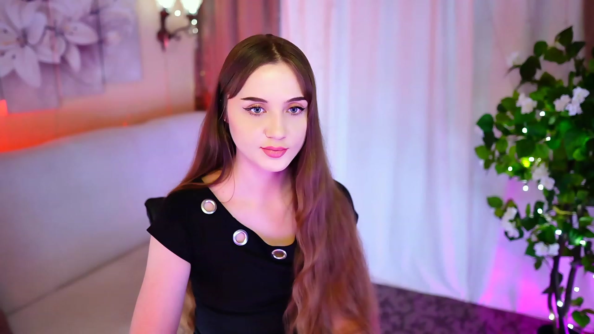 Gallery image thumbnail from Innocent_Soul's myfreecams stream on, 10/24/2023, 17:34 image 17 of 20