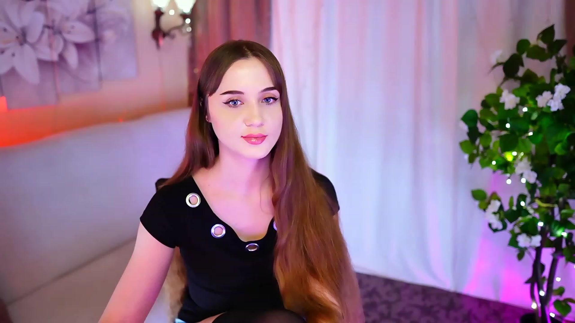 Gallery image thumbnail from Innocent_Soul's myfreecams stream on, 10/24/2023, 18:10 image 12 of 20
