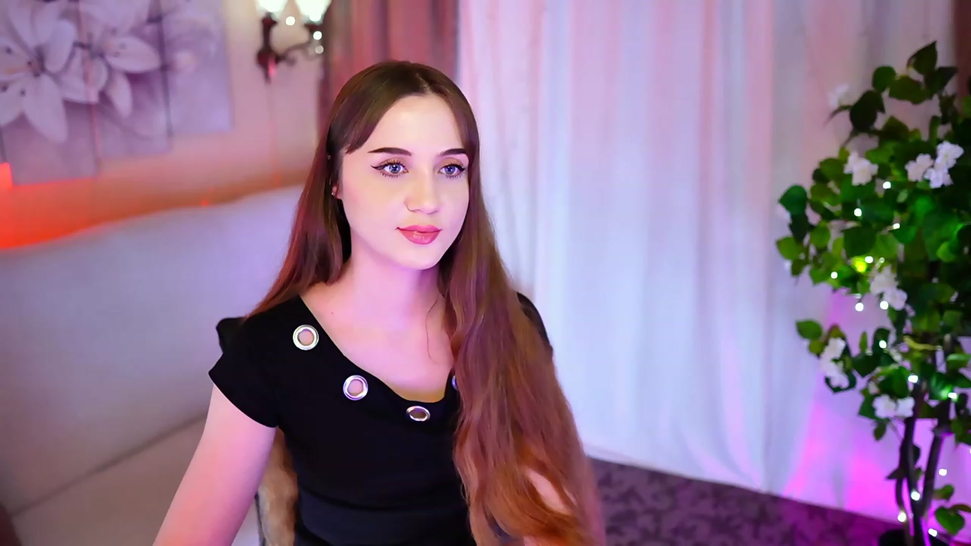 Gallery image thumbnail from Innocent_Soul's myfreecams stream on, 10/24/2023, 18:10 image 19 of 20