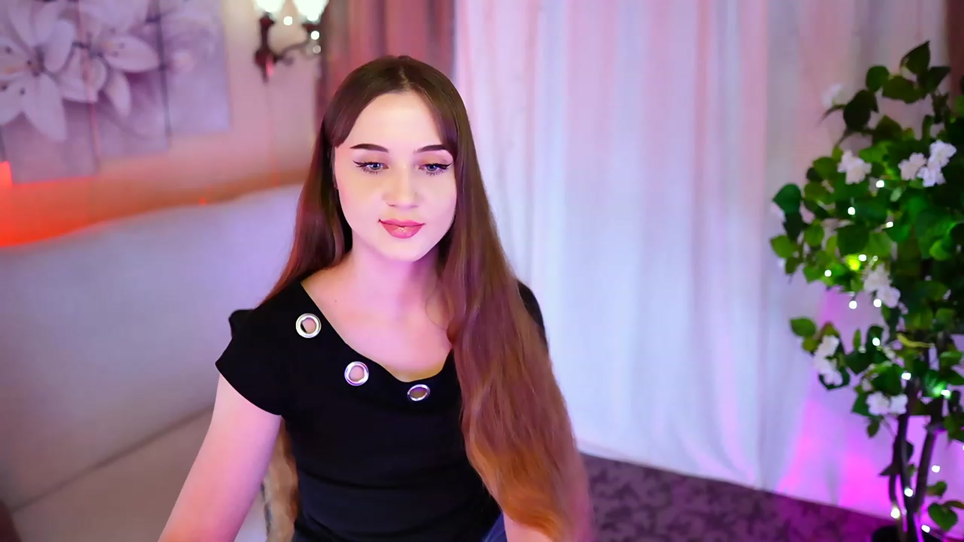 Gallery image thumbnail from Innocent_Soul's myfreecams stream on, 10/24/2023, 18:10 image 1 of 20