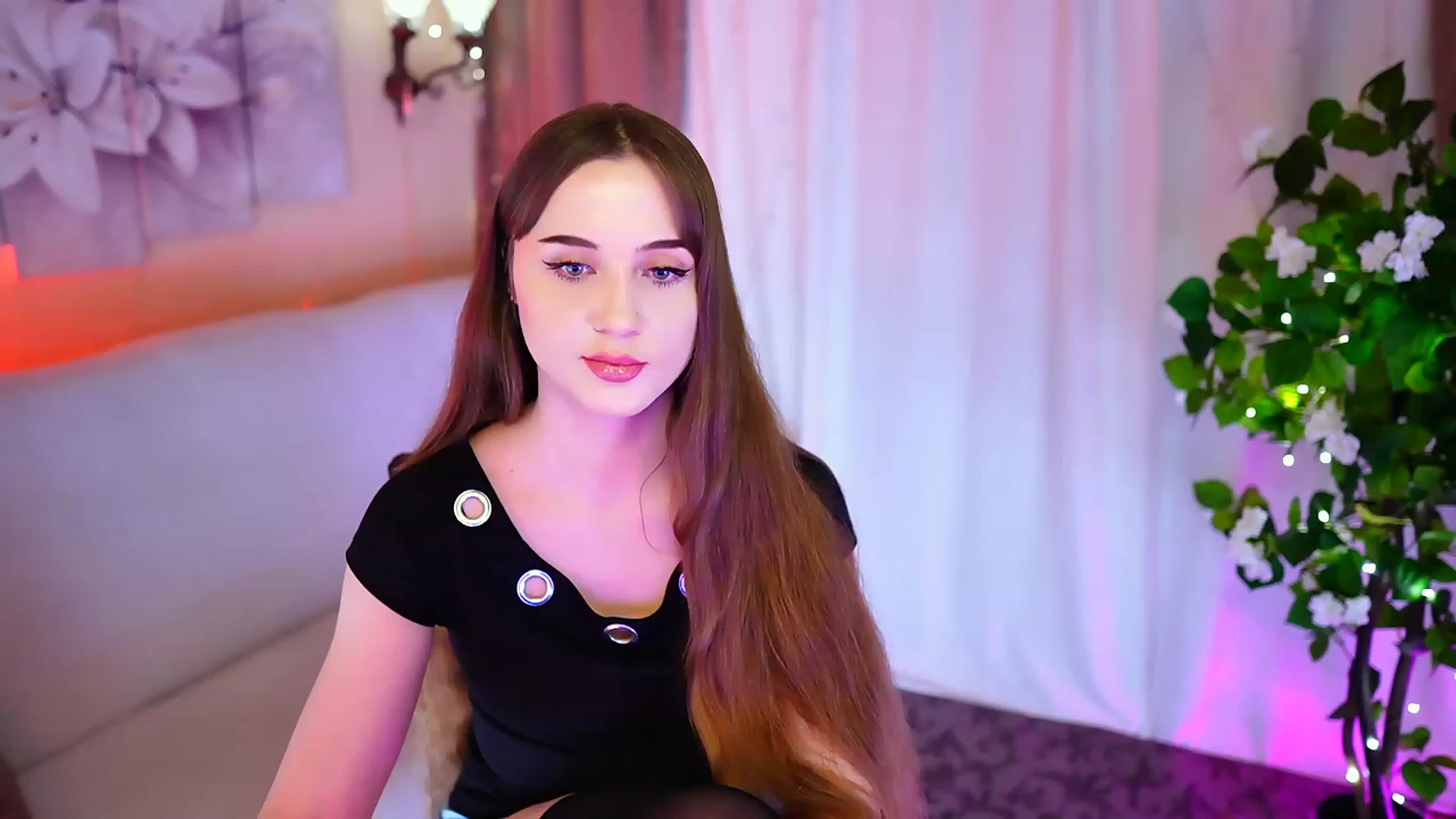 Gallery image thumbnail from Innocent_Soul's myfreecams stream on, 10/24/2023, 18:10 image 11 of 20