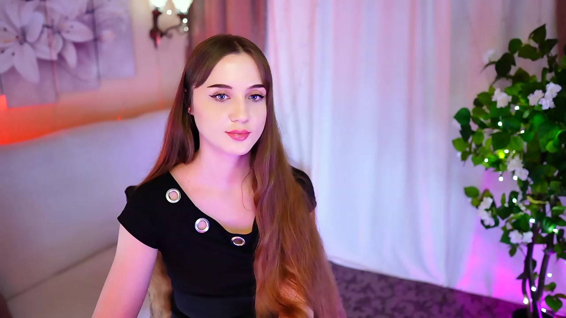Gallery image thumbnail from Innocent_Soul's myfreecams stream on, 10/24/2023, 18:10 image 16 of 20