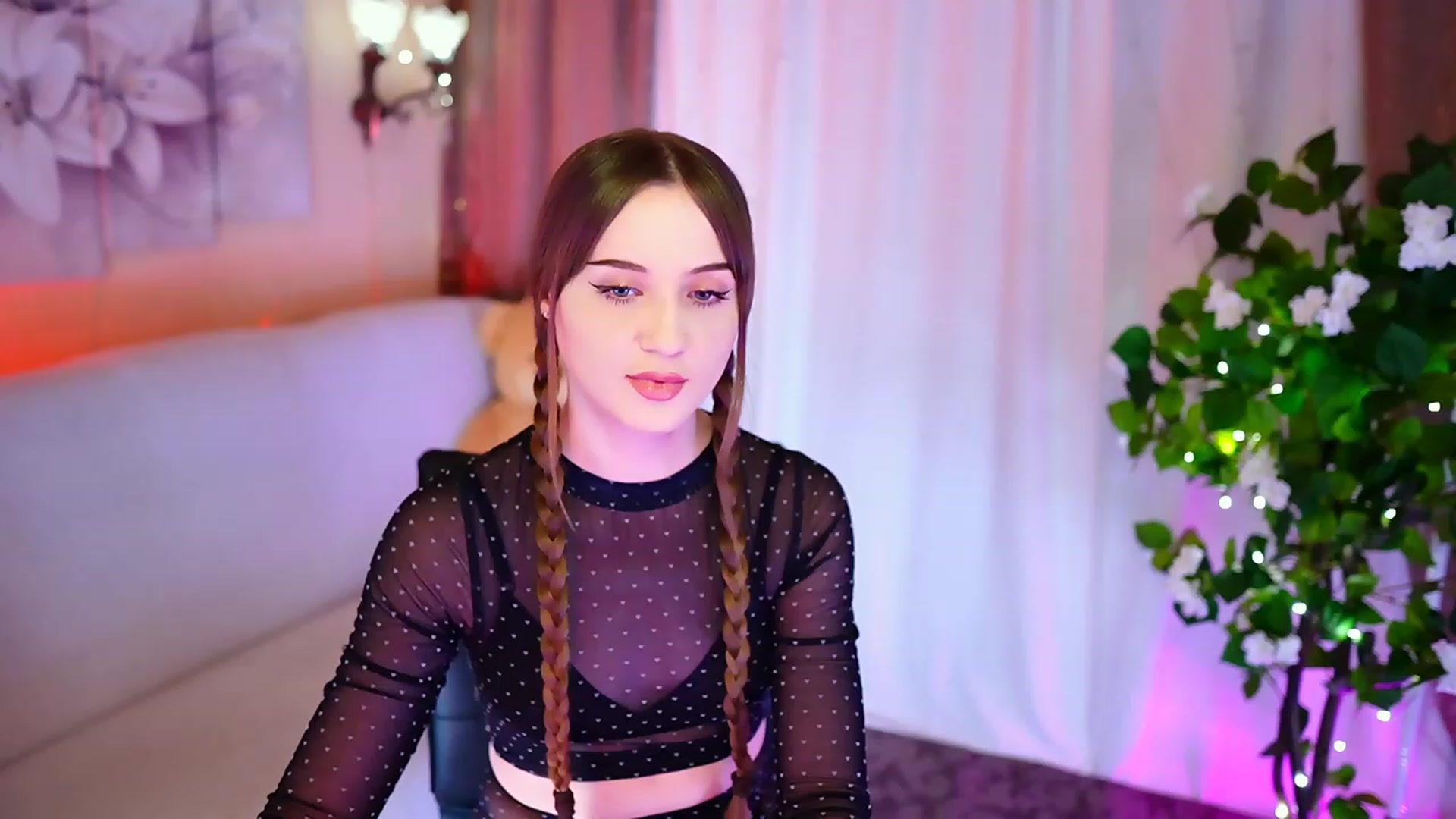 Gallery image thumbnail from Innocent_Soul's myfreecams stream on, 10/26/2023, 16:47 image 1 of 20