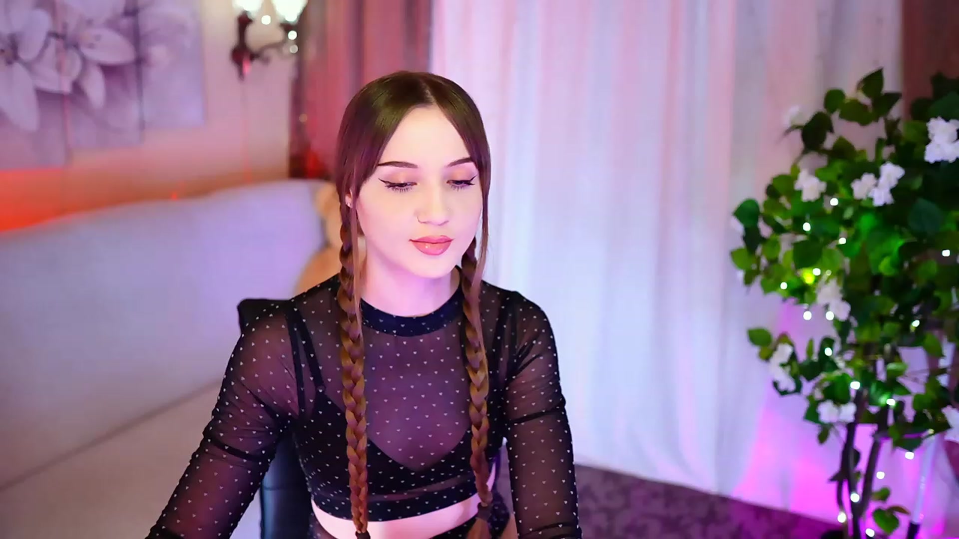 Gallery image thumbnail from Innocent_Soul's myfreecams stream on, 10/26/2023, 16:47 image 13 of 20