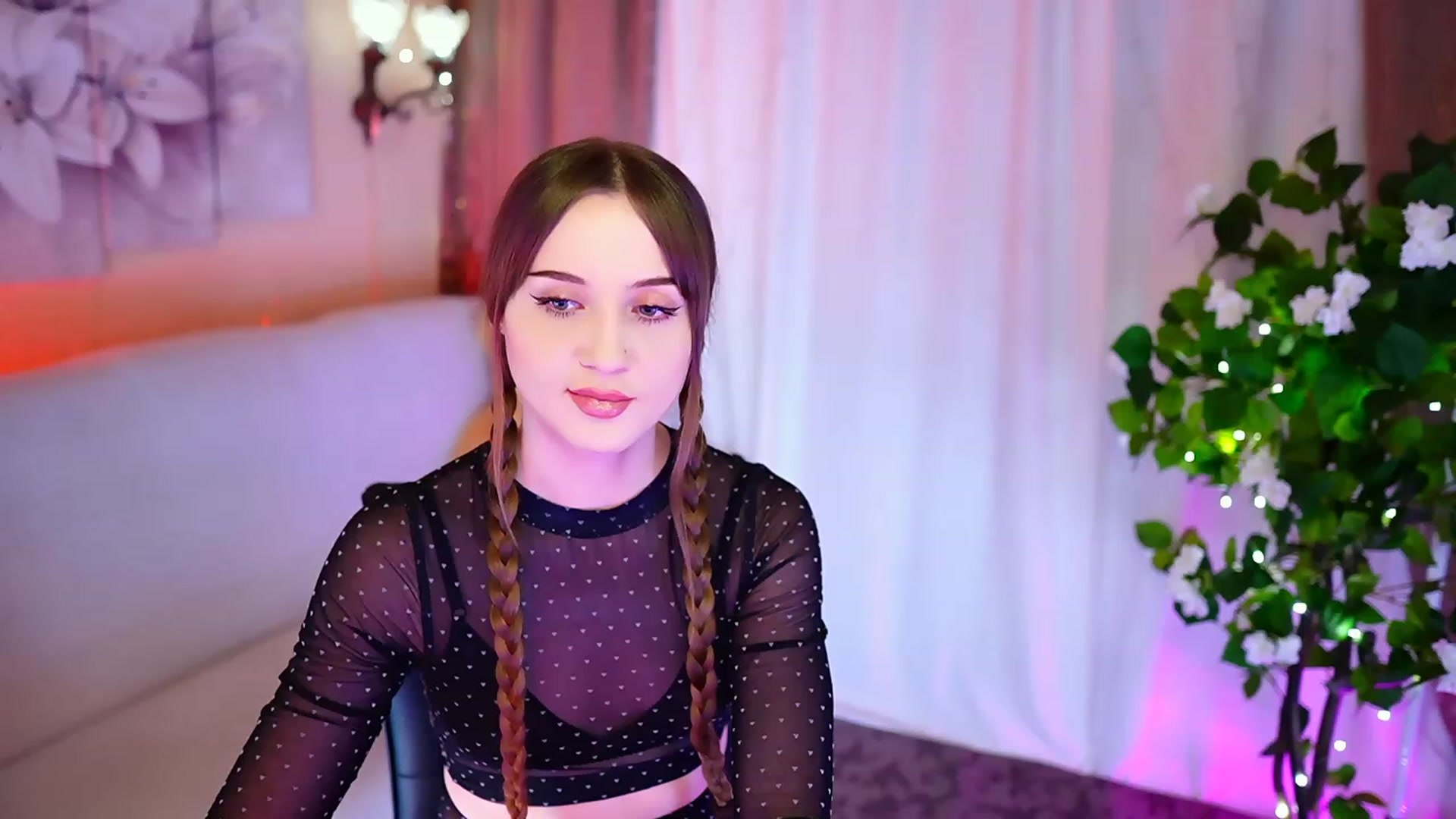 Gallery image thumbnail from Innocent_Soul's myfreecams stream on, 10/26/2023, 16:47 image 9 of 20