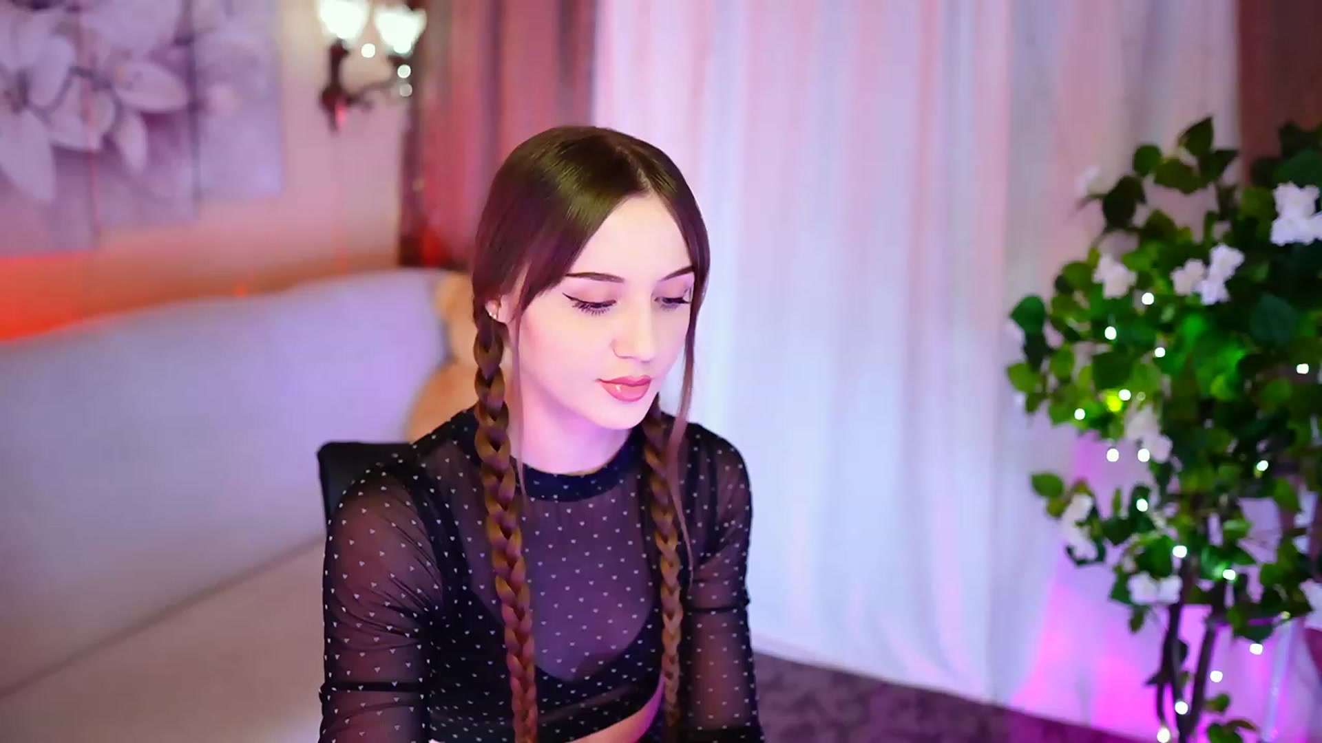 Gallery image thumbnail from Innocent_Soul's myfreecams stream on, 10/26/2023, 16:47 image 8 of 20