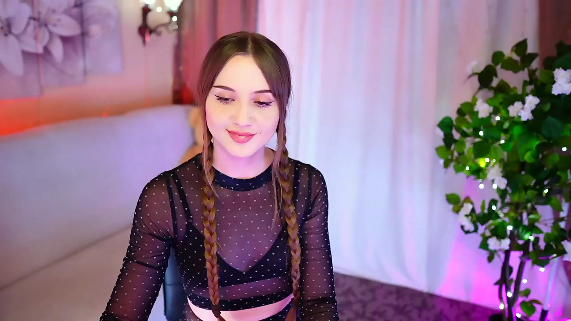 Gallery image thumbnail from Innocent_Soul's myfreecams stream on, 10/26/2023, 18:15 image 7 of 20