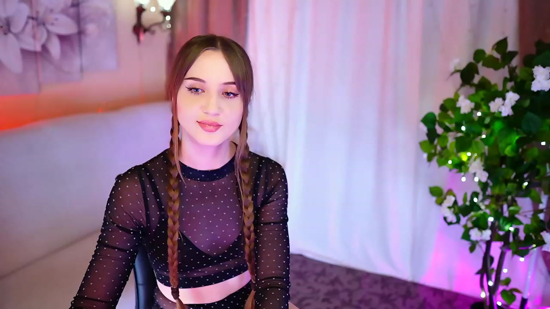 Gallery image thumbnail from Innocent_Soul's myfreecams stream on, 10/26/2023, 18:15 image 15 of 20