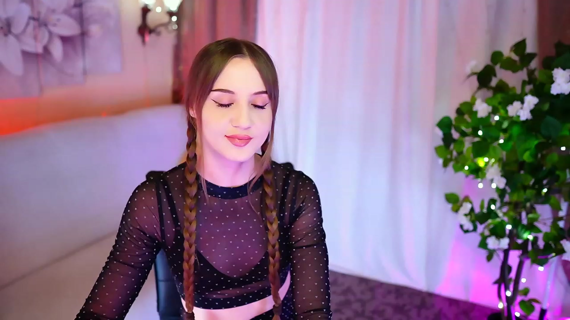 Gallery image thumbnail from Innocent_Soul's myfreecams stream on, 10/26/2023, 18:15 image 11 of 20