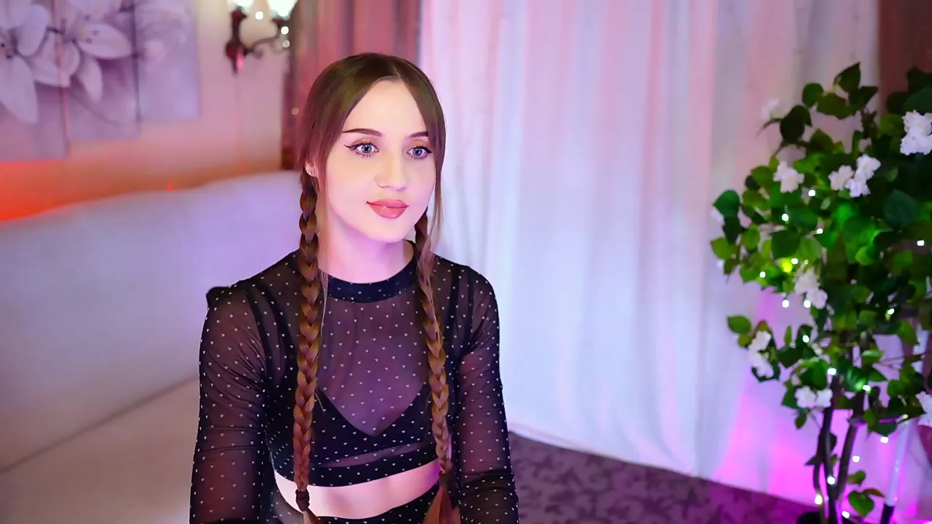 Gallery image thumbnail from Innocent_Soul's myfreecams stream on, 10/26/2023, 18:15 image 19 of 20