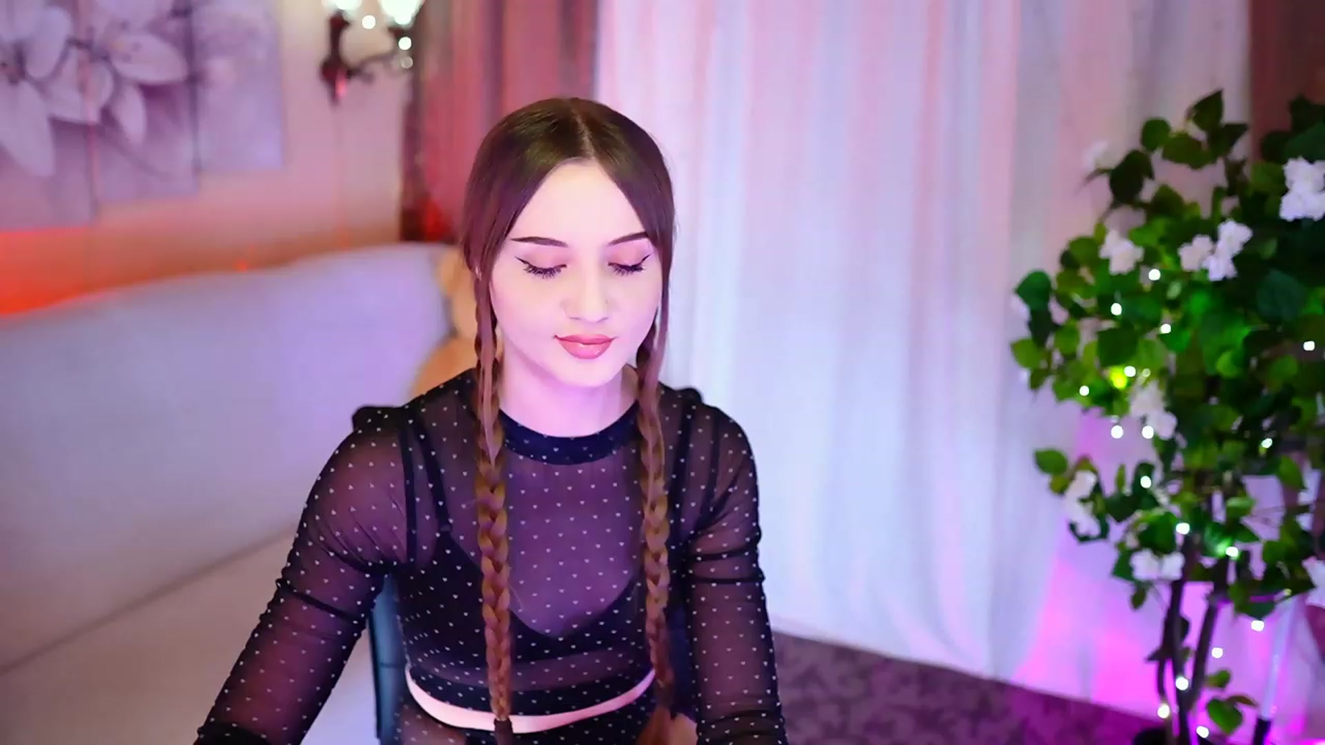 Gallery image thumbnail from Innocent_Soul's myfreecams stream on, 10/26/2023, 18:15 image 2 of 20