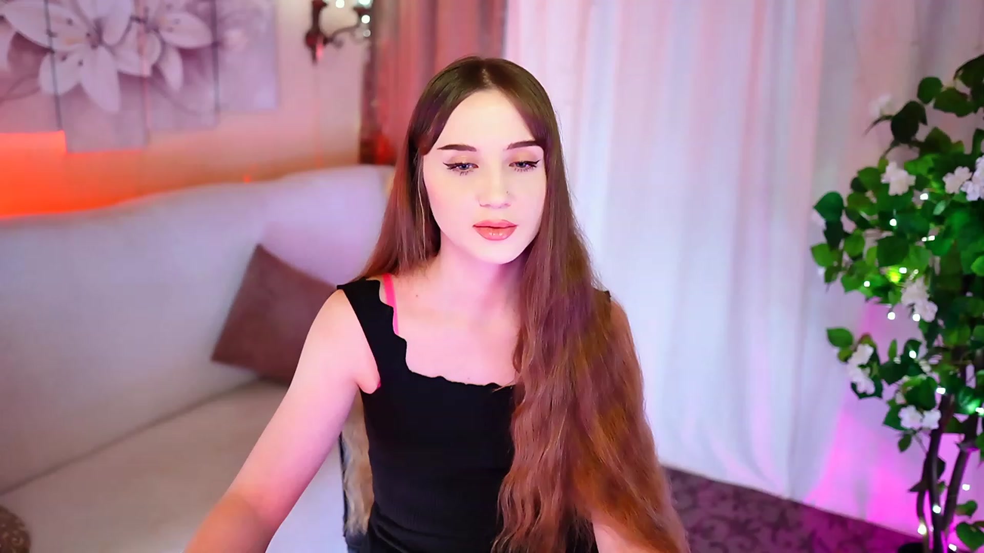 Gallery image thumbnail from Innocent_Soul's myfreecams stream on, 10/27/2023, 16:34 image 14 of 20