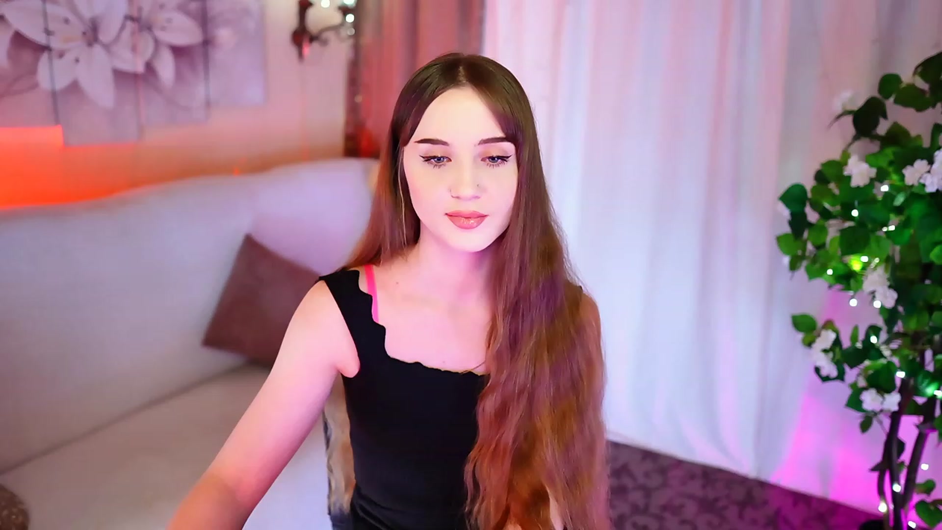 Gallery image thumbnail from Innocent_Soul's myfreecams stream on, 10/27/2023, 16:34 image 10 of 20