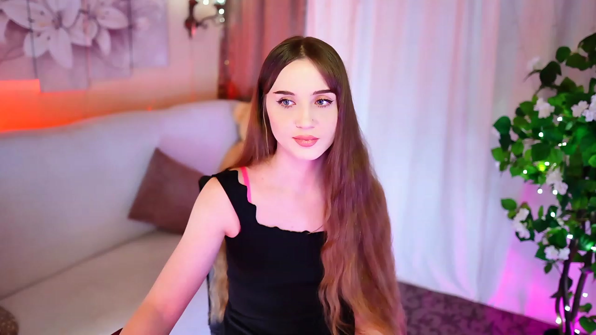 Gallery image thumbnail from Innocent_Soul's myfreecams stream on, 10/27/2023, 16:34 image 1 of 20