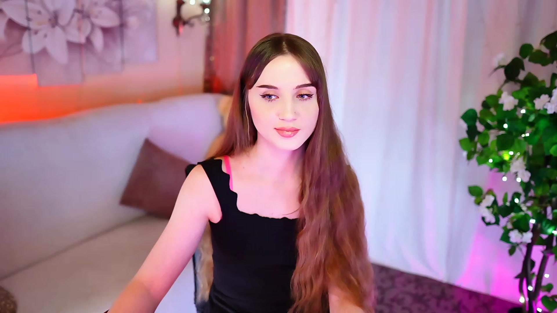 Gallery image thumbnail from Innocent_Soul's myfreecams stream on, 10/27/2023, 16:34 image 17 of 20