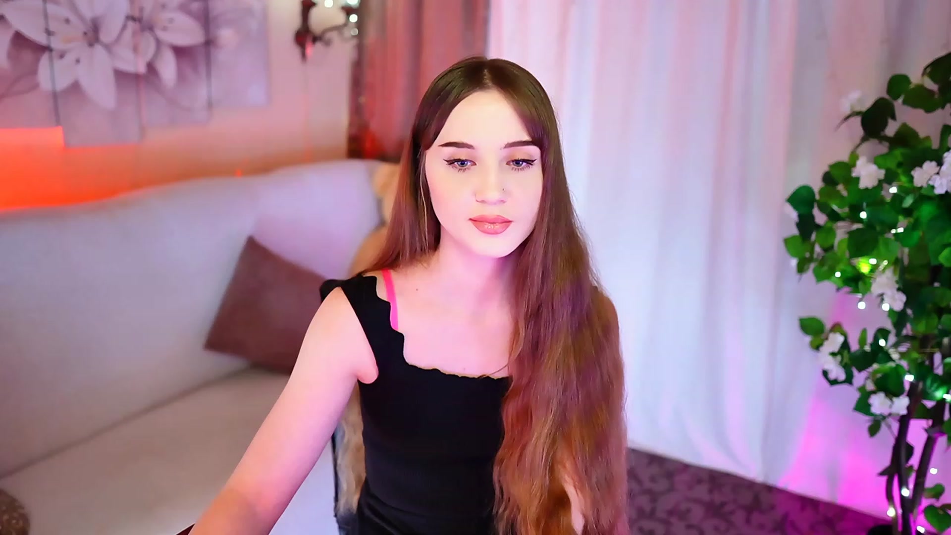 Gallery image thumbnail from Innocent_Soul's myfreecams stream on, 10/27/2023, 16:34 image 5 of 20