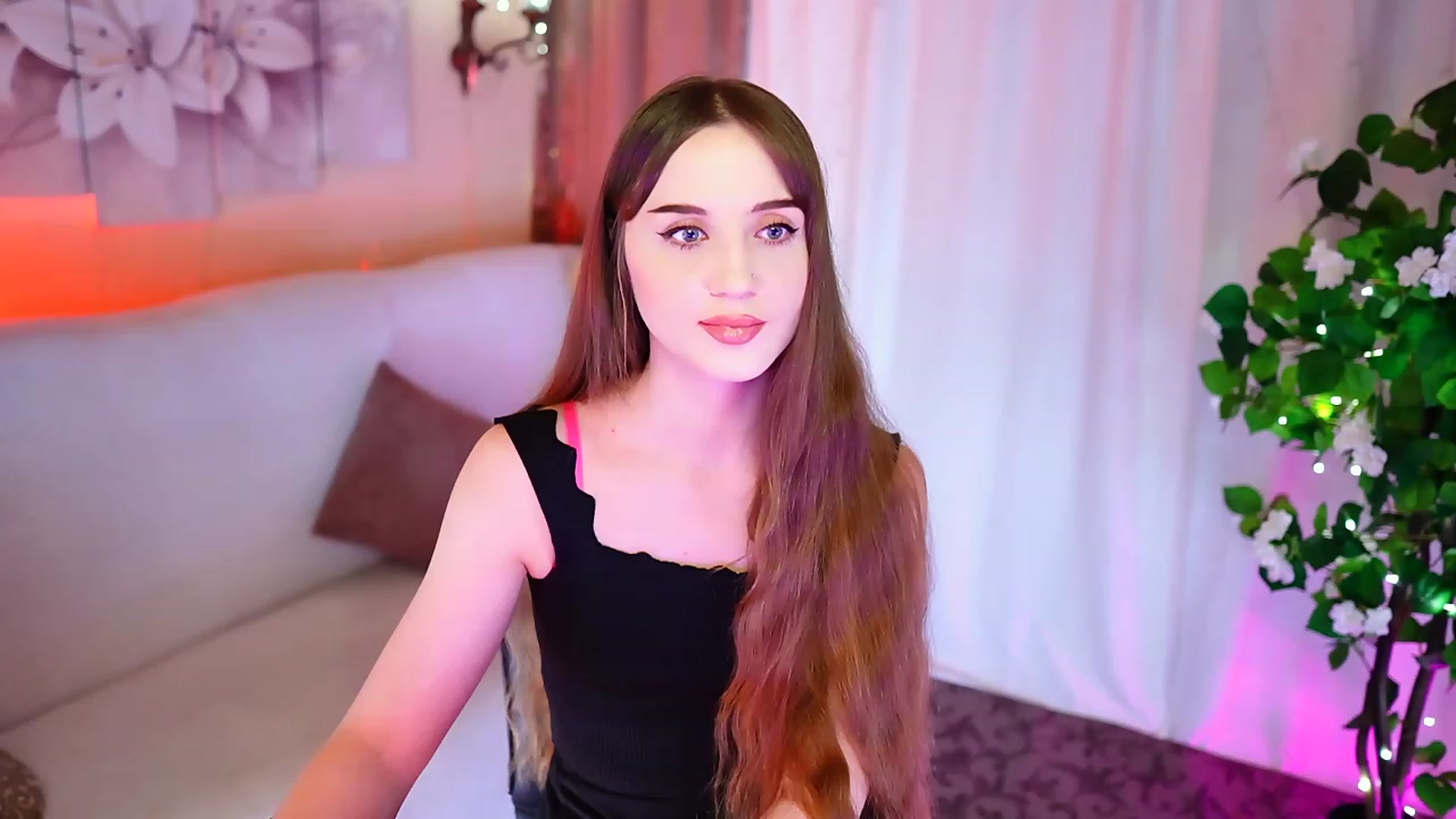 Gallery image thumbnail from Innocent_Soul's myfreecams stream on, 10/27/2023, 16:34 image 13 of 20