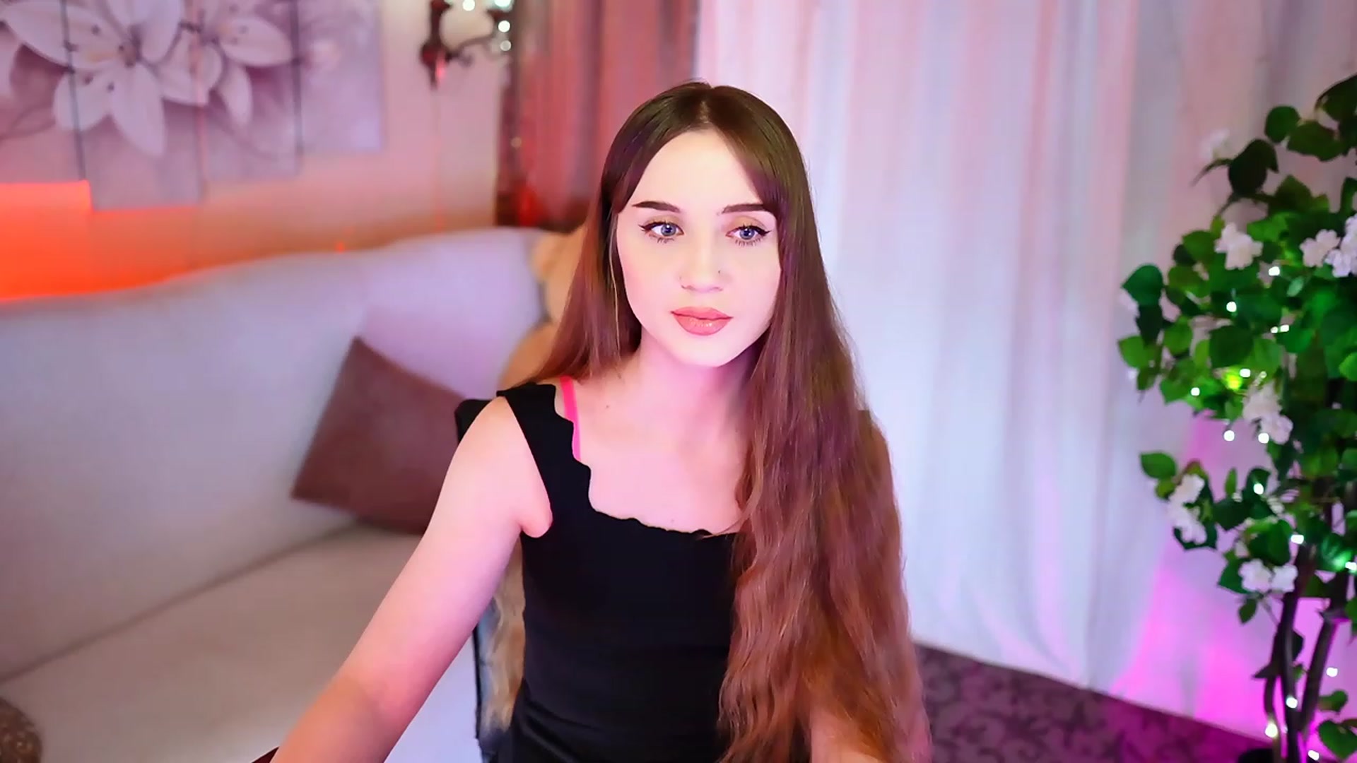 Gallery image thumbnail from Innocent_Soul's myfreecams stream on, 10/27/2023, 16:34 image 19 of 20