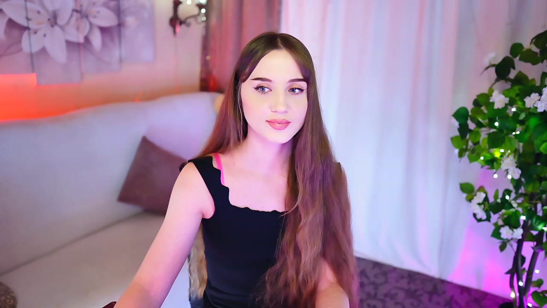 Gallery image thumbnail from Innocent_Soul's myfreecams stream on, 10/27/2023, 17:01 image 3 of 20