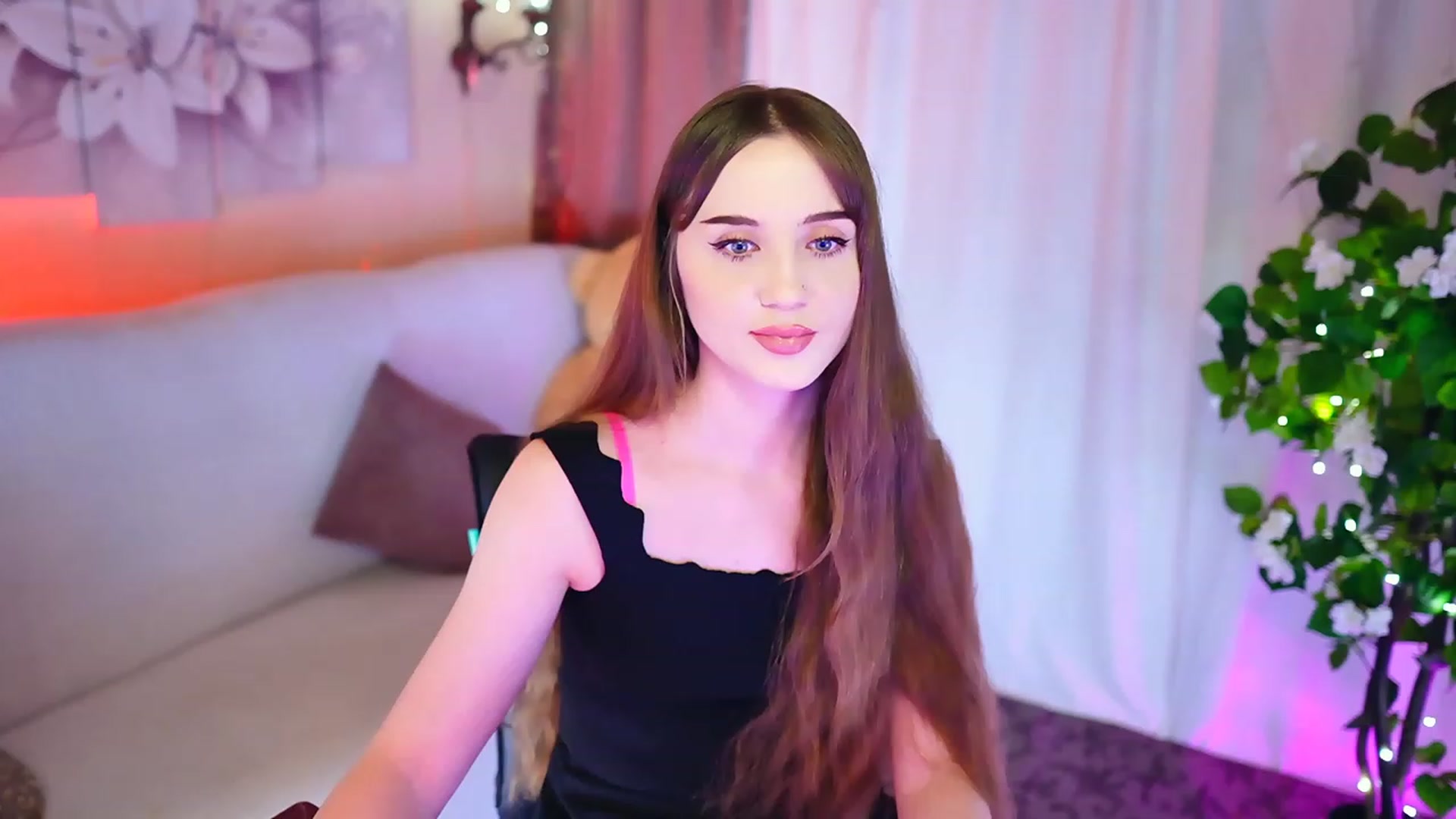 Gallery image thumbnail from Innocent_Soul's myfreecams stream on, 10/27/2023, 17:01 image 8 of 20