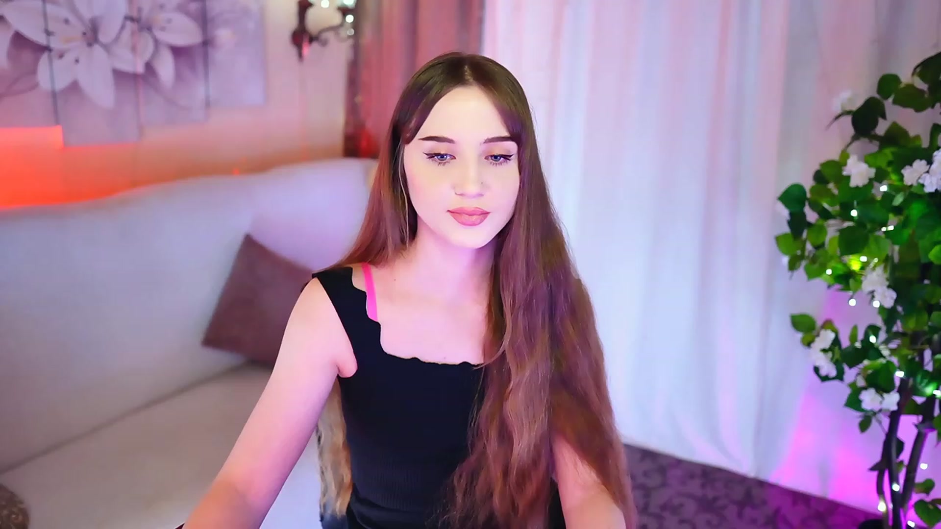 Gallery image thumbnail from Innocent_Soul's myfreecams stream on, 10/27/2023, 17:01 image 14 of 20