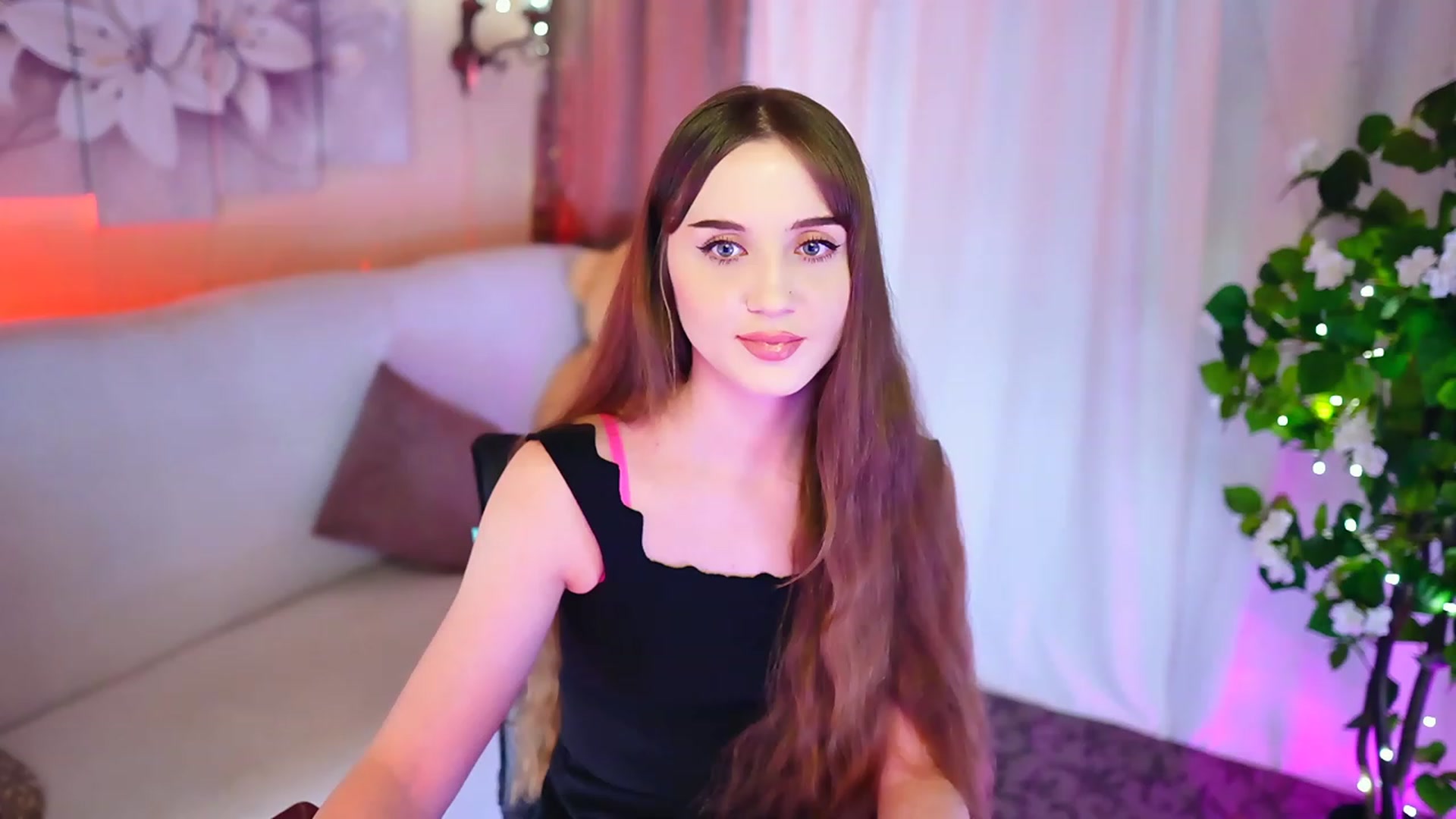 Gallery image thumbnail from Innocent_Soul's myfreecams stream on, 10/27/2023, 17:01 image 5 of 20