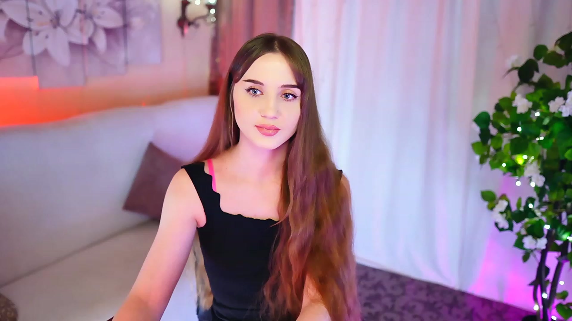 Gallery image thumbnail from Innocent_Soul's myfreecams stream on, 10/27/2023, 17:01 image 4 of 20