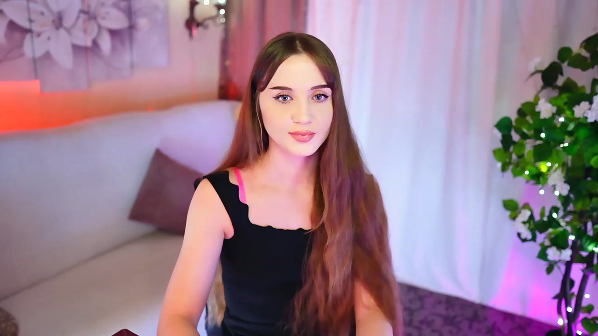 Gallery image thumbnail from Innocent_Soul's myfreecams stream on, 10/27/2023, 17:01 image 9 of 20